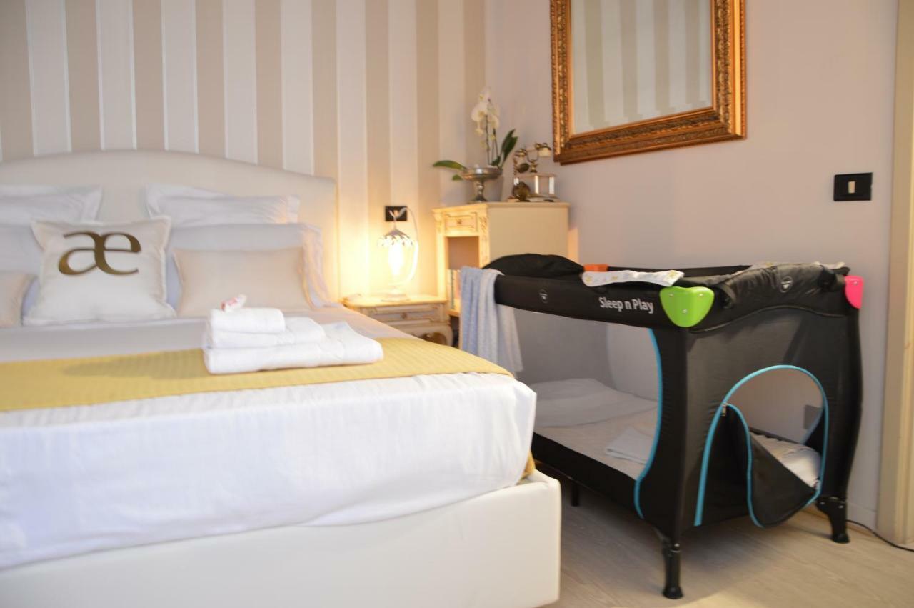Historic Center - Elegant Apartment With Charming Antiques - Raffaello Inn 로마 외부 사진